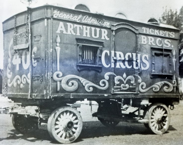 freak show escape
