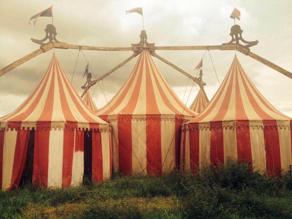 freak show escape